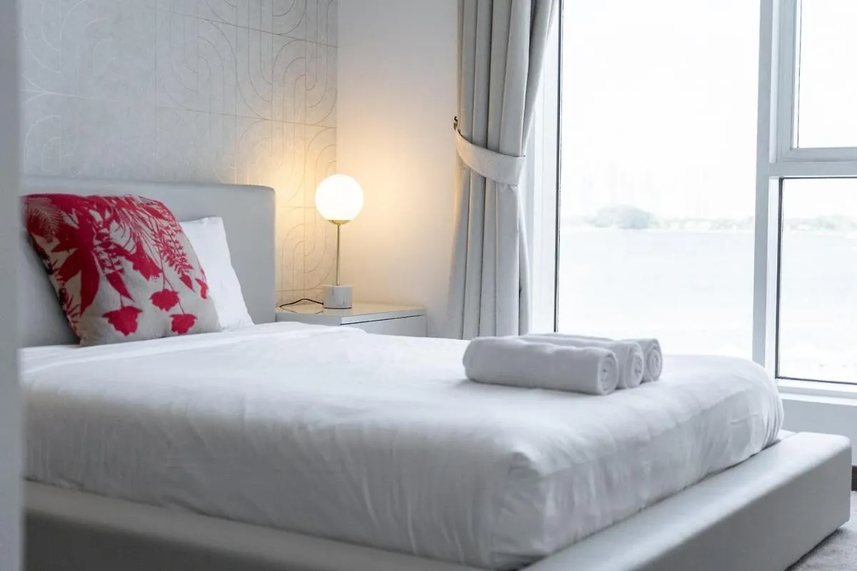 דובאי Glorious 3-Bedroom Apartment With Beach Views At Tiara Residences In Palm Jumeirah