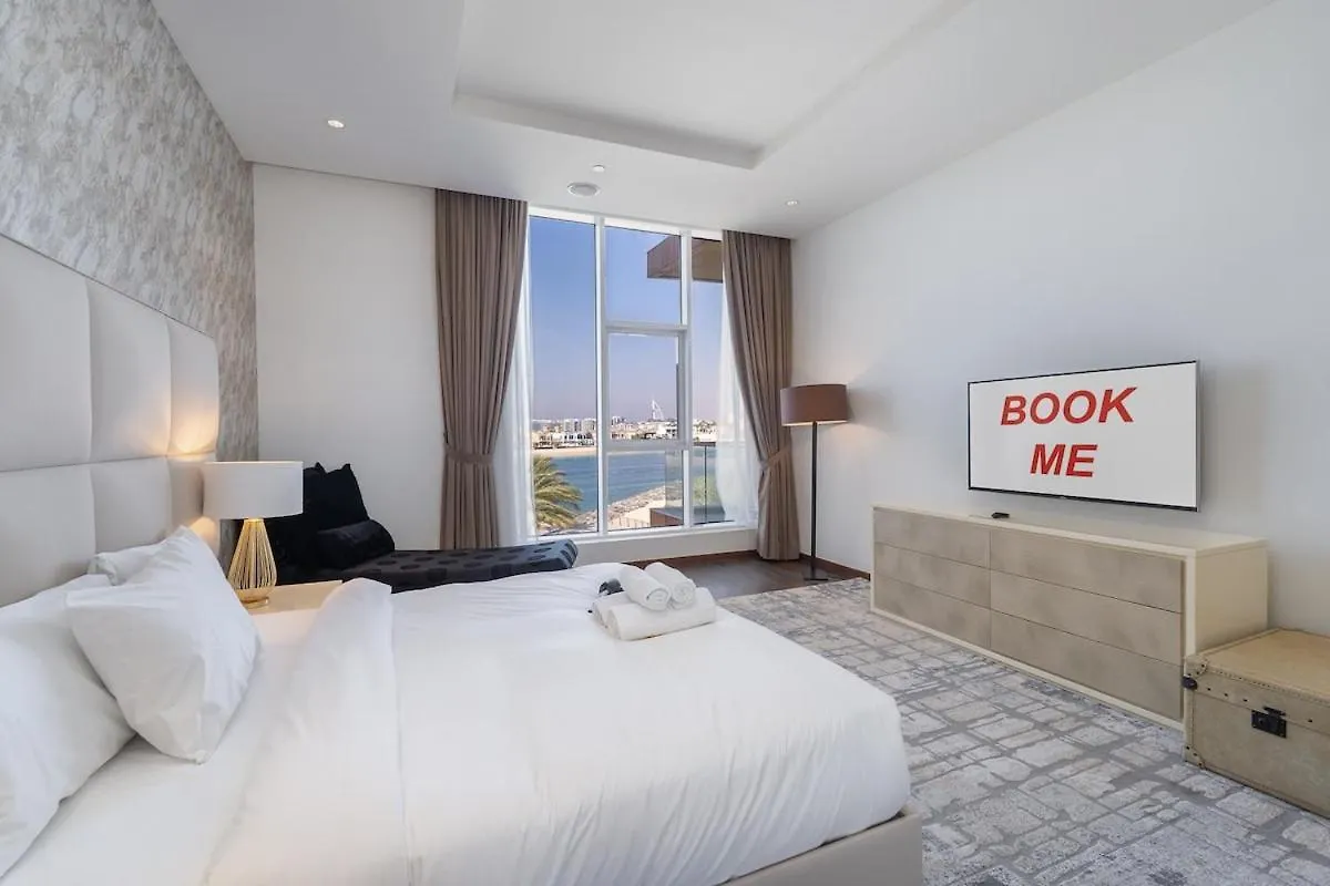 דובאי Glorious 3-Bedroom Apartment With Beach Views At Tiara Residences In Palm Jumeirah איחוד האמירויות הערביות
