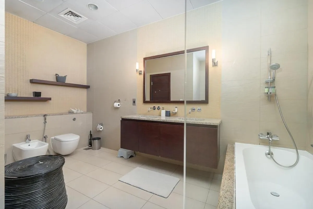 דובאי Glorious 3-Bedroom Apartment With Beach Views At Tiara Residences In Palm Jumeirah 0*,