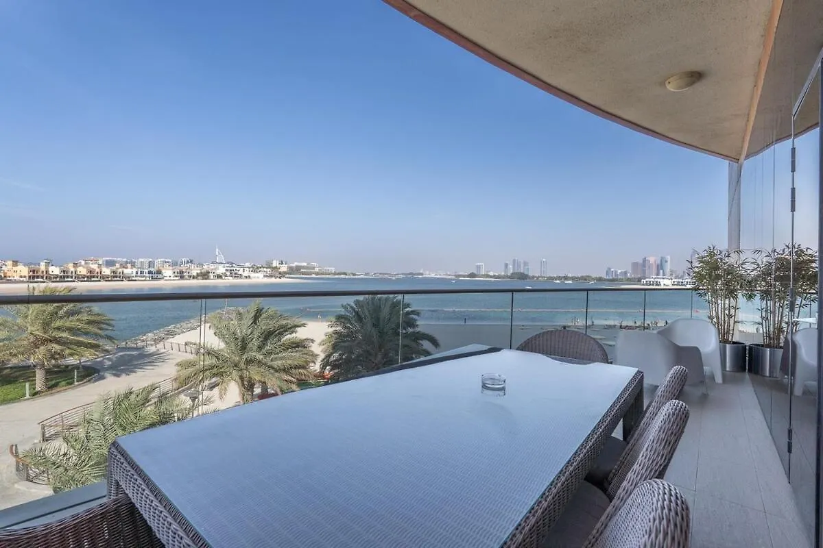 דובאי Glorious 3-Bedroom Apartment With Beach Views At Tiara Residences In Palm Jumeirah