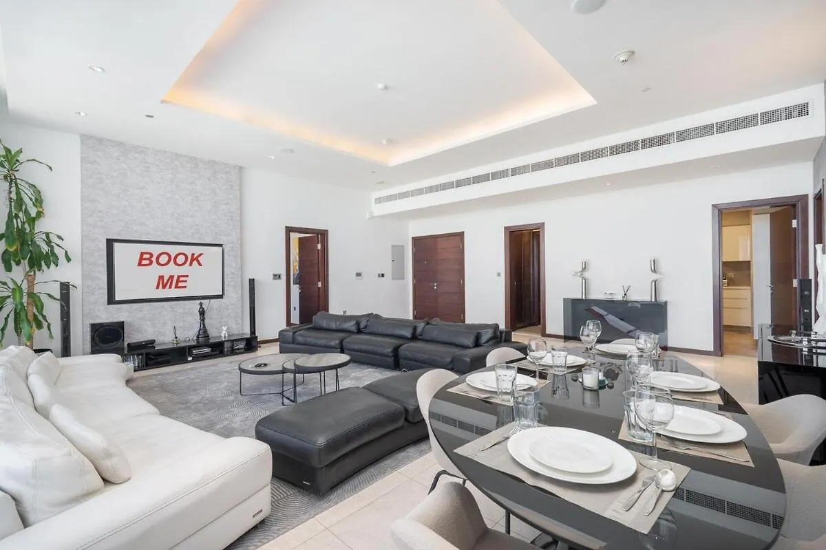 Glorious 3-Bedroom Apartment With Beach Views At Tiara Residences In Palm Jumeirah Dubai 0*,  United Arab Emirates