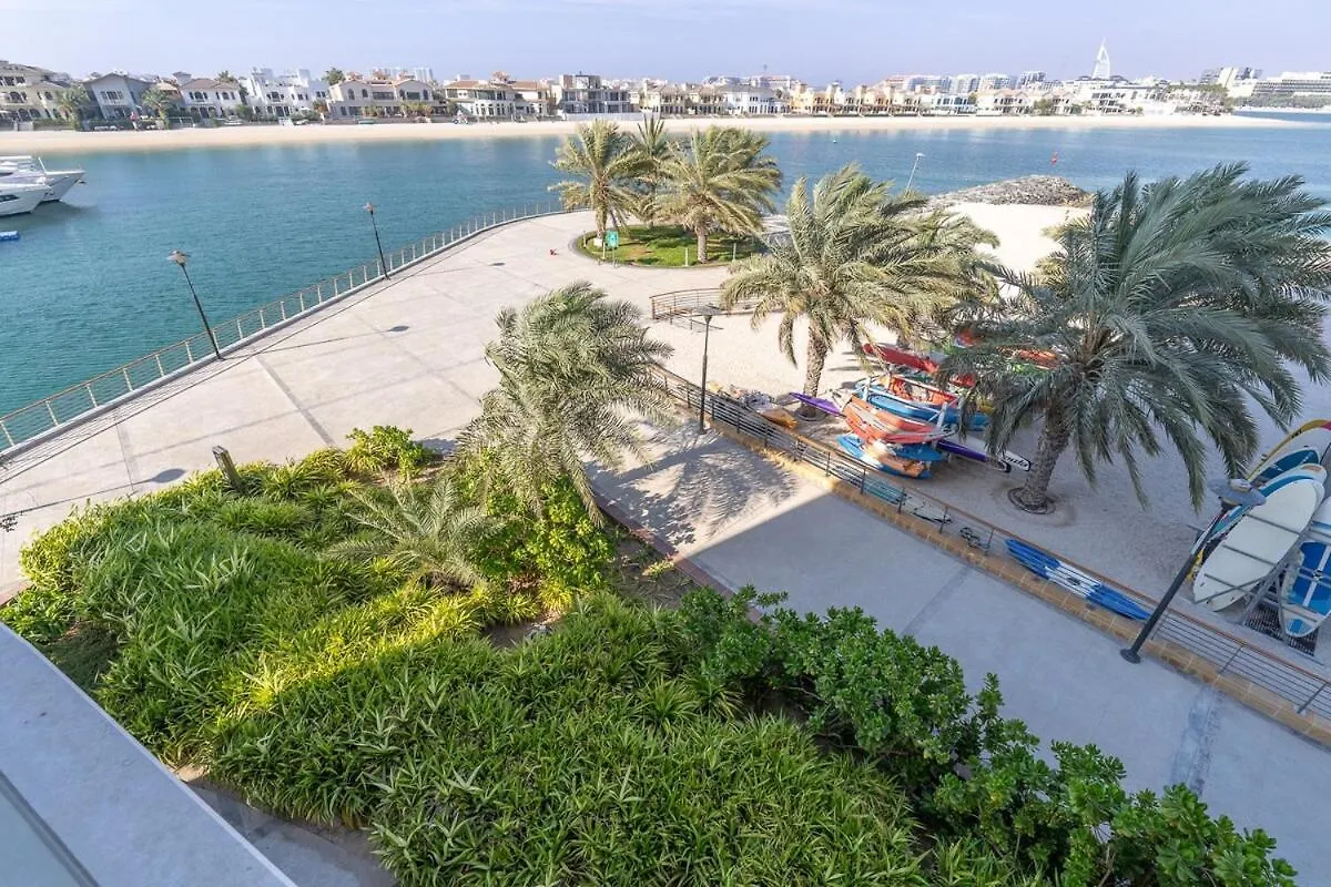 Glorious 3-Bedroom Apartment With Beach Views At Tiara Residences In Palm Jumeirah Dubai United Arab Emirates