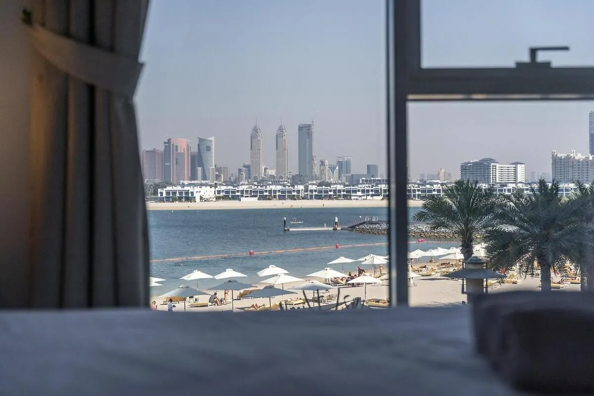 Glorious 3-Bedroom Apartment With Beach Views At Tiara Residences In Palm Jumeirah Dubai
