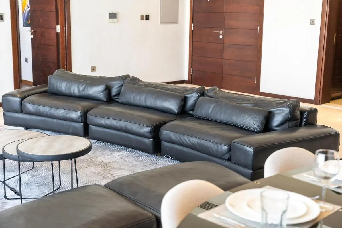 Glorious 3-Bedroom Apartment With Beach Views At Tiara Residences In Palm Jumeirah Dubai United Arab Emirates