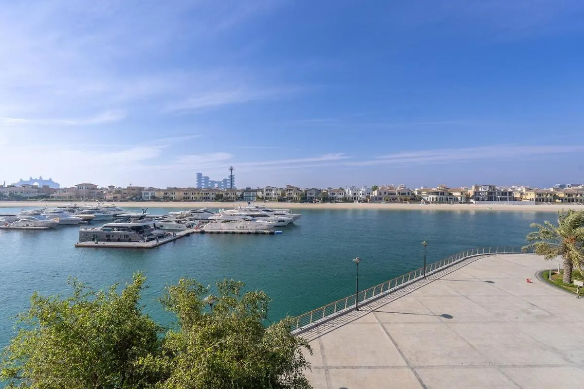 Glorious 3-Bedroom Apartment With Beach Views At Tiara Residences In Palm Jumeirah Dubai