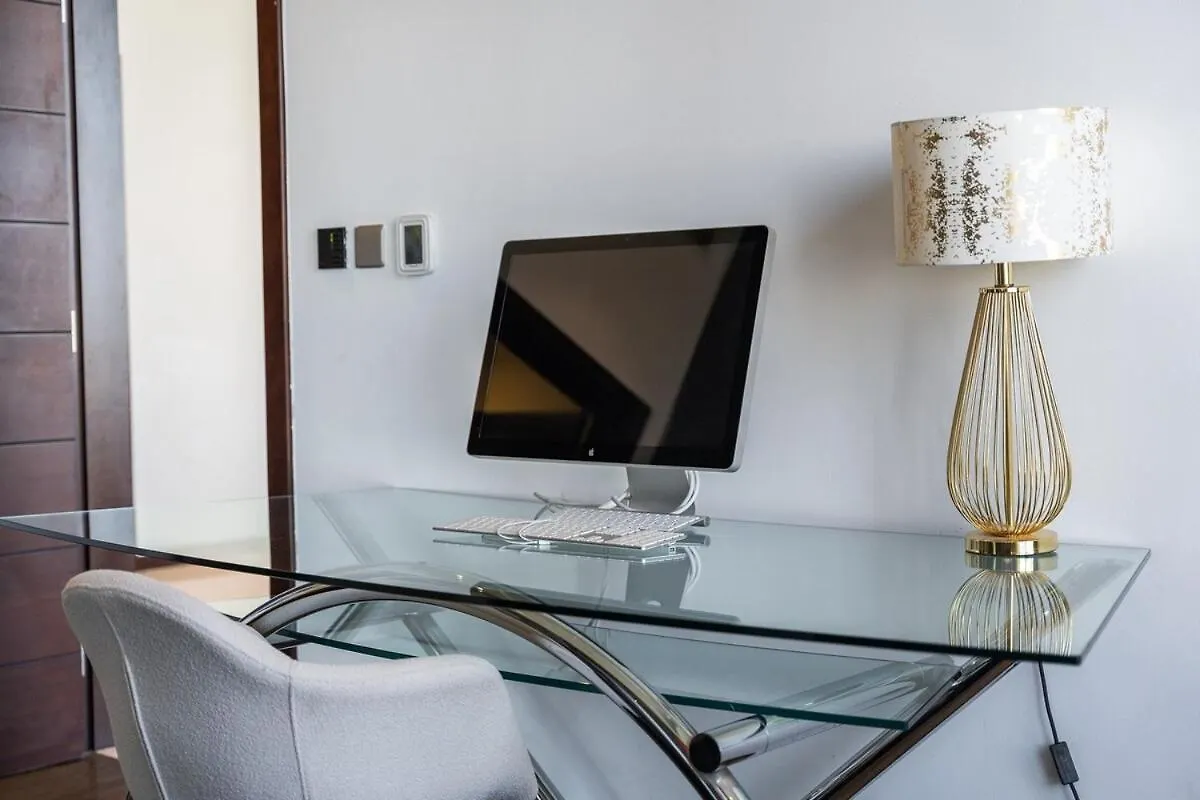 Glorious 3-Bedroom Apartment With Beach Views At Tiara Residences In Palm Jumeirah Dubai United Arab Emirates