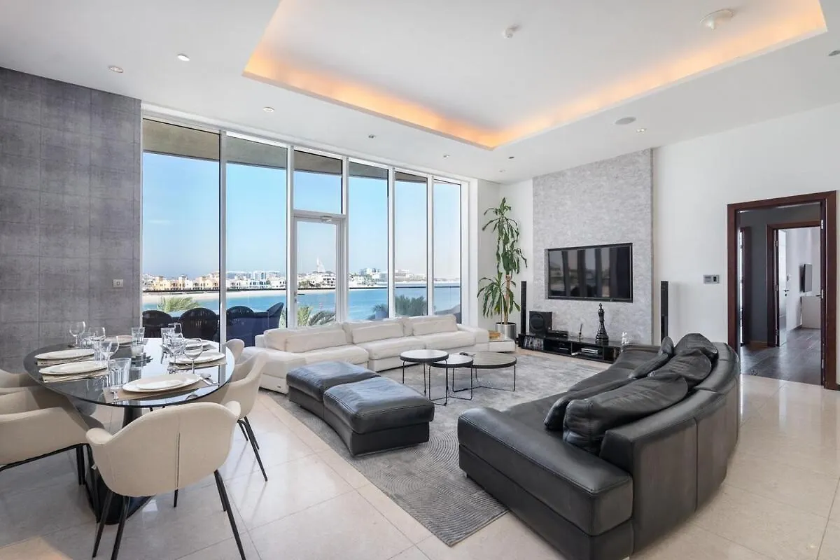 Glorious 3-Bedroom Apartment With Beach Views At Tiara Residences In Palm Jumeirah Dubai