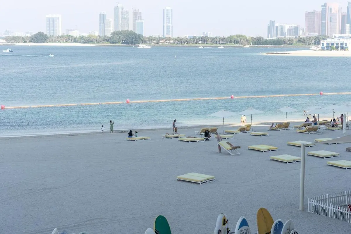 Glorious 3-Bedroom Apartment With Beach Views At Tiara Residences In Palm Jumeirah Dubai