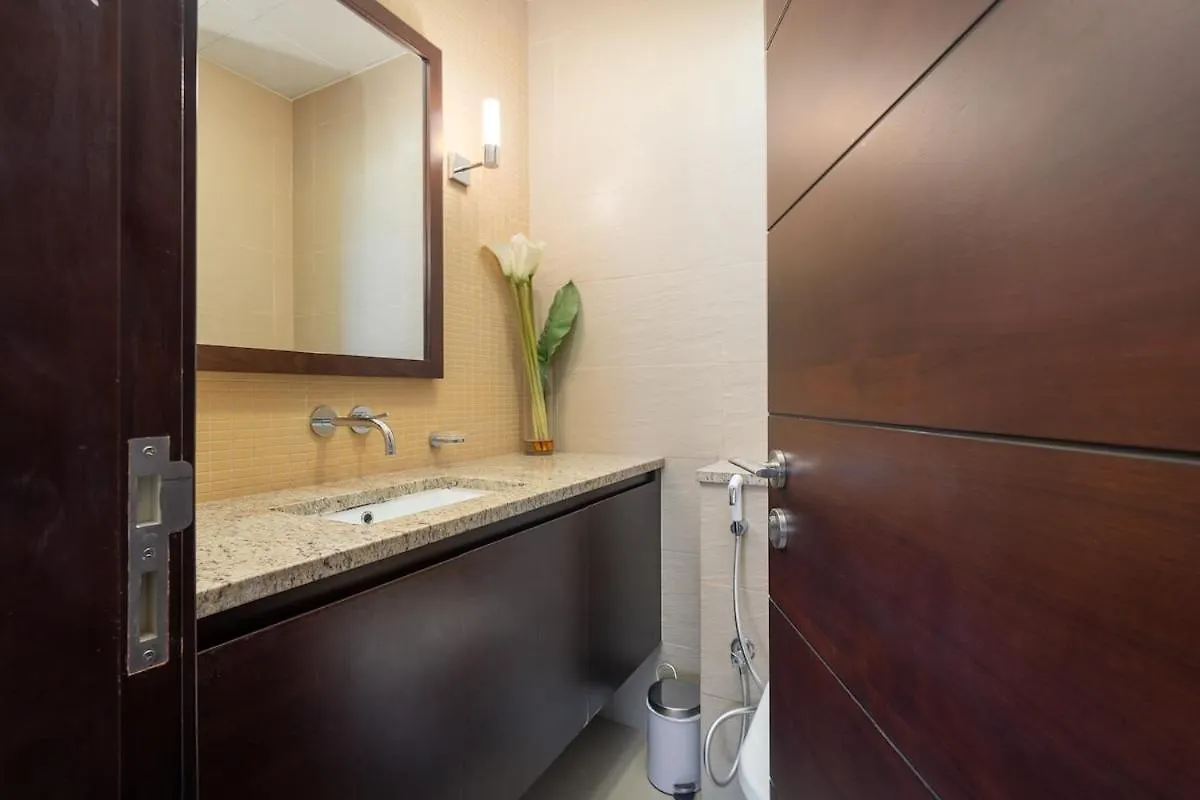 Glorious 3-Bedroom Apartment With Beach Views At Tiara Residences In Palm Jumeirah Dubai United Arab Emirates