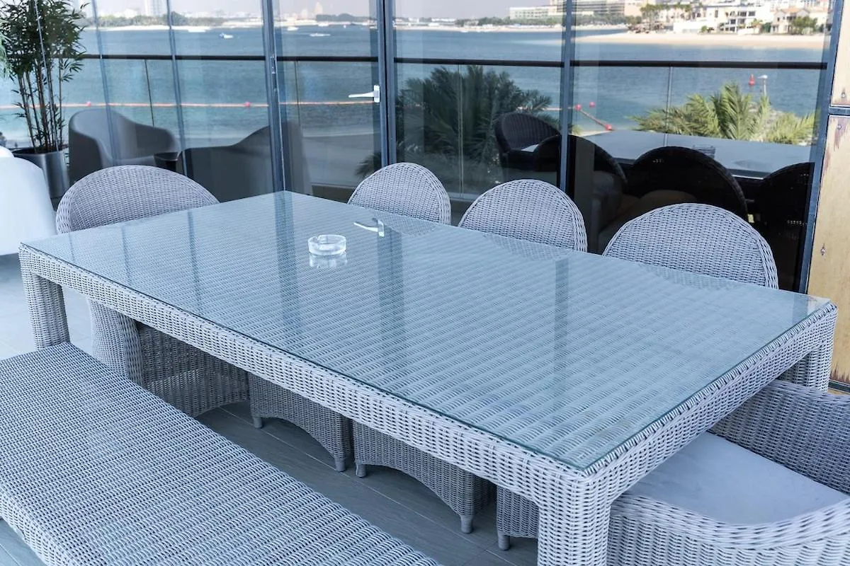 Glorious 3-Bedroom Apartment With Beach Views At Tiara Residences In Palm Jumeirah Dubai