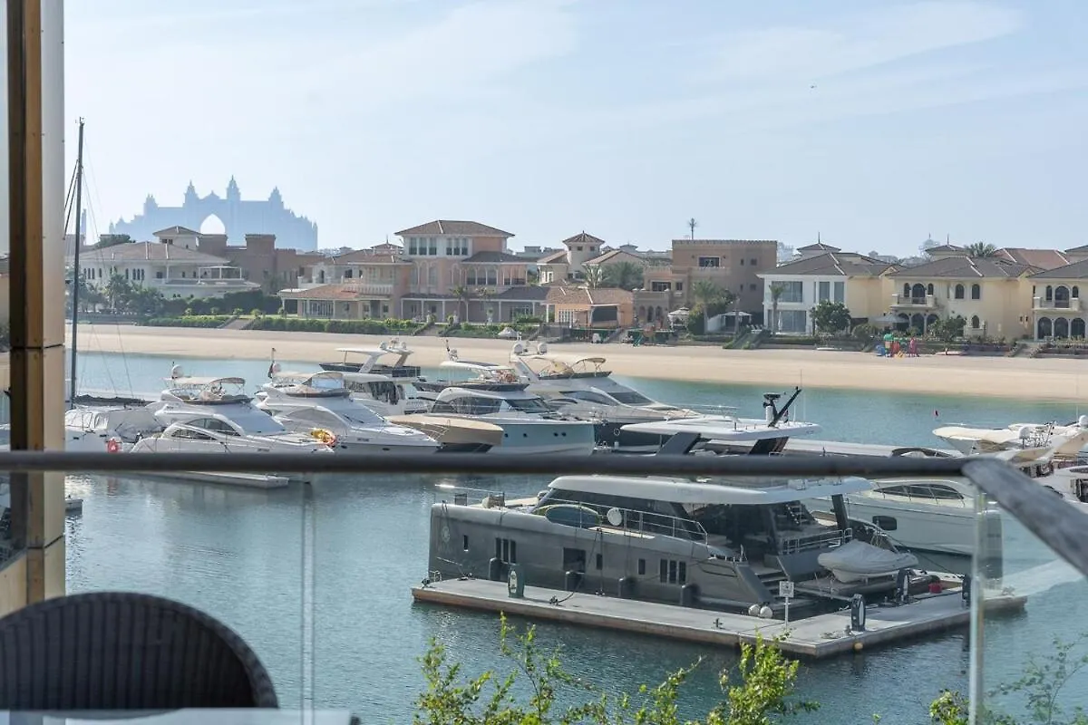 Glorious 3-Bedroom Apartment With Beach Views At Tiara Residences In Palm Jumeirah Dubai