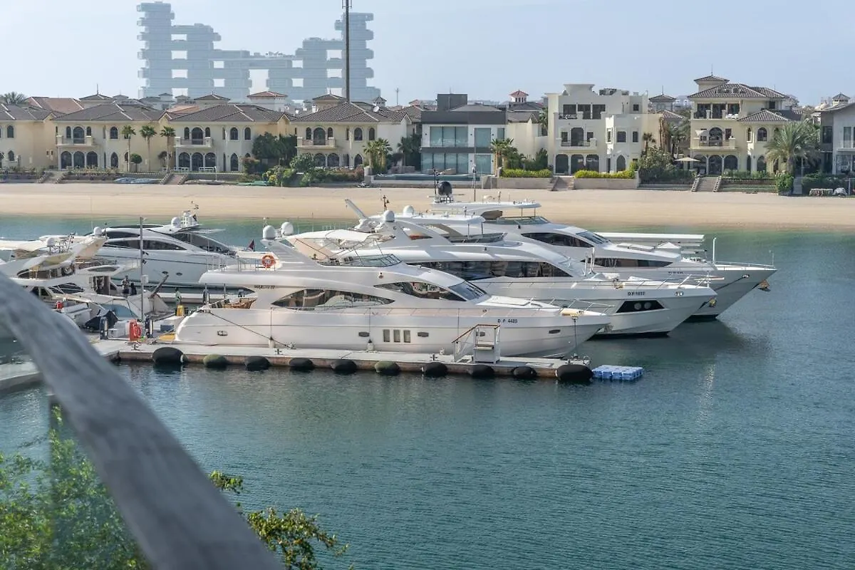 Glorious 3-Bedroom Apartment With Beach Views At Tiara Residences In Palm Jumeirah Dubai United Arab Emirates