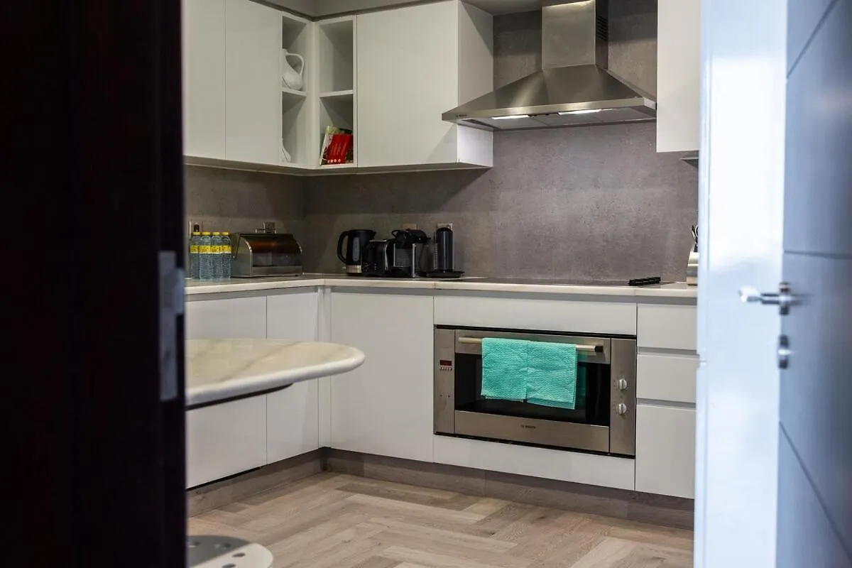 Glorious 3-Bedroom Apartment With Beach Views At Tiara Residences In Palm Jumeirah Dubai