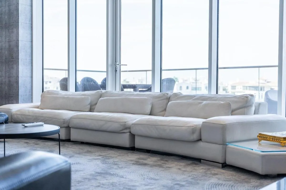 Glorious 3-Bedroom Apartment With Beach Views At Tiara Residences In Palm Jumeirah Dubai