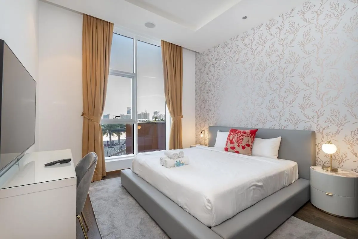 Glorious 3-Bedroom Apartment With Beach Views At Tiara Residences In Palm Jumeirah Dubai